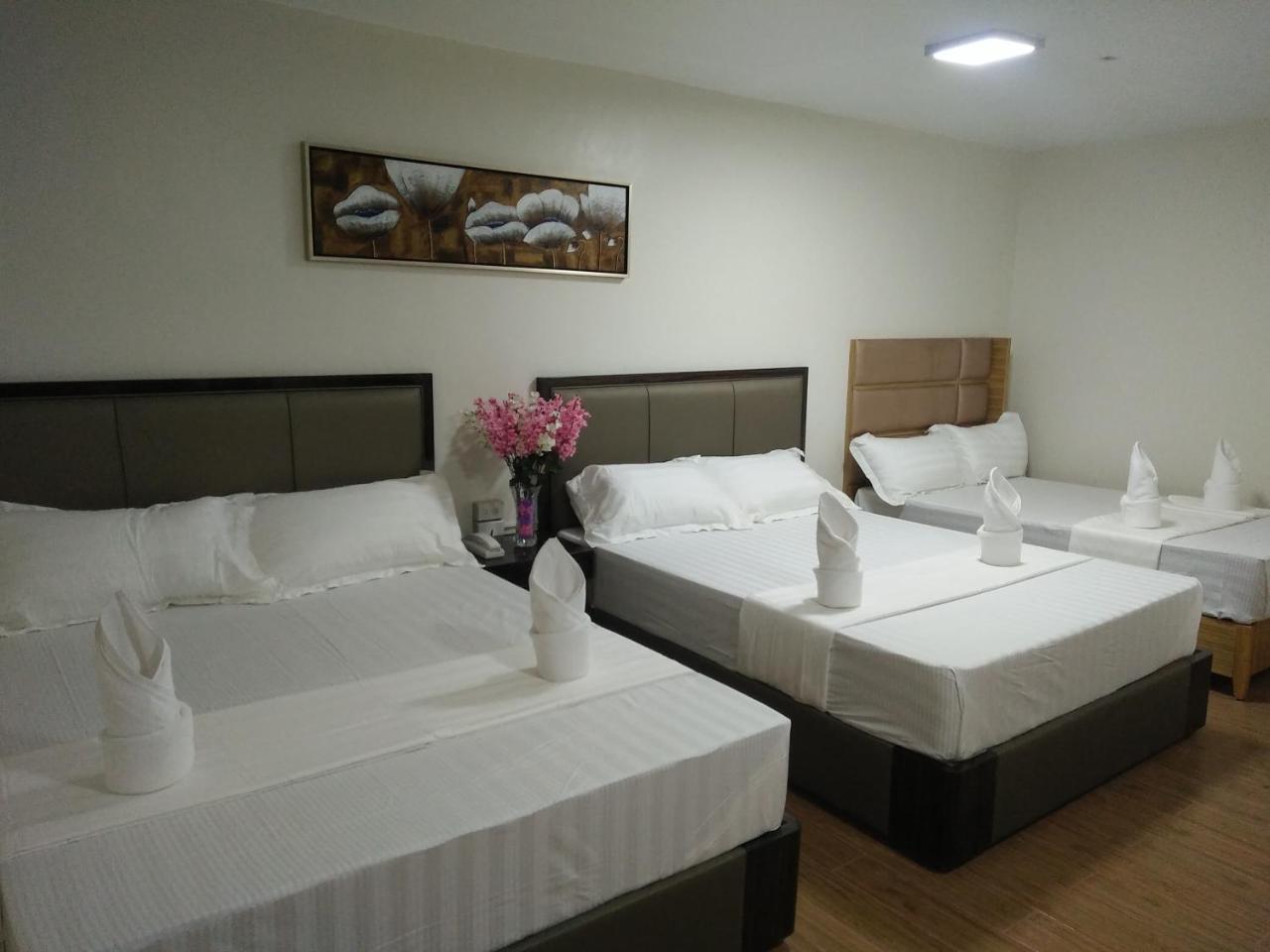 Meaco Royal Hotel - Batangas City Esterno foto