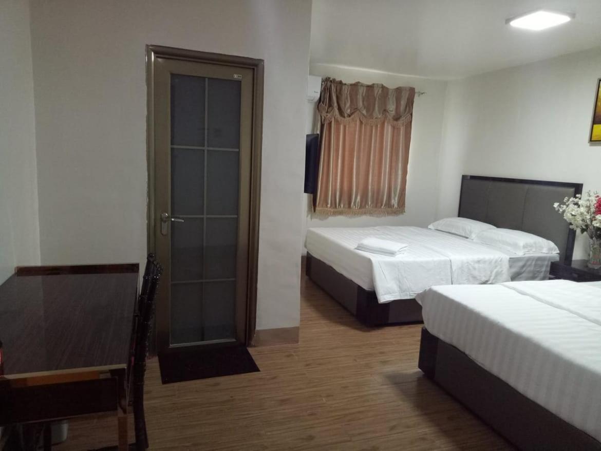 Meaco Royal Hotel - Batangas City Esterno foto