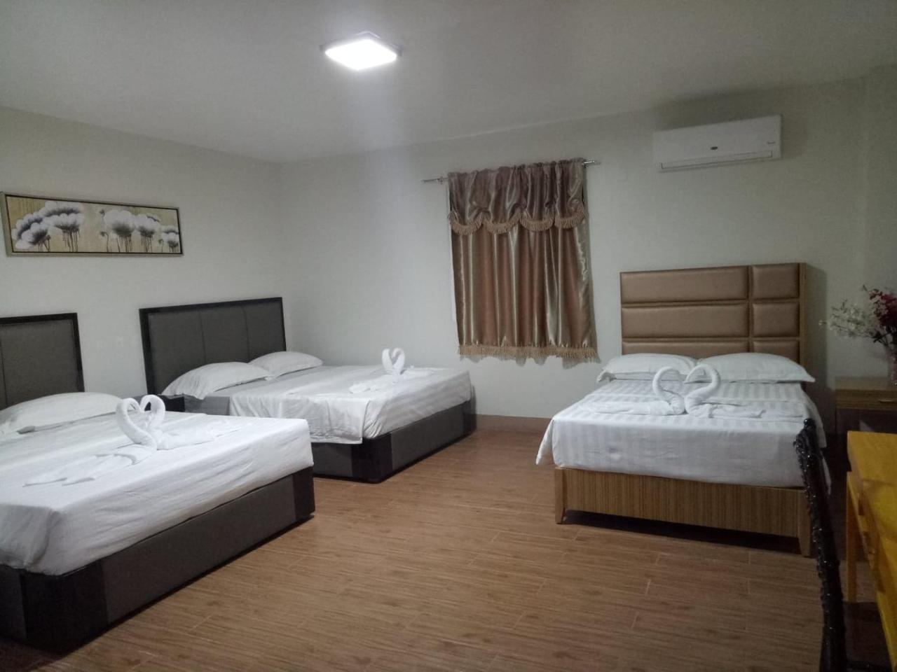 Meaco Royal Hotel - Batangas City Esterno foto