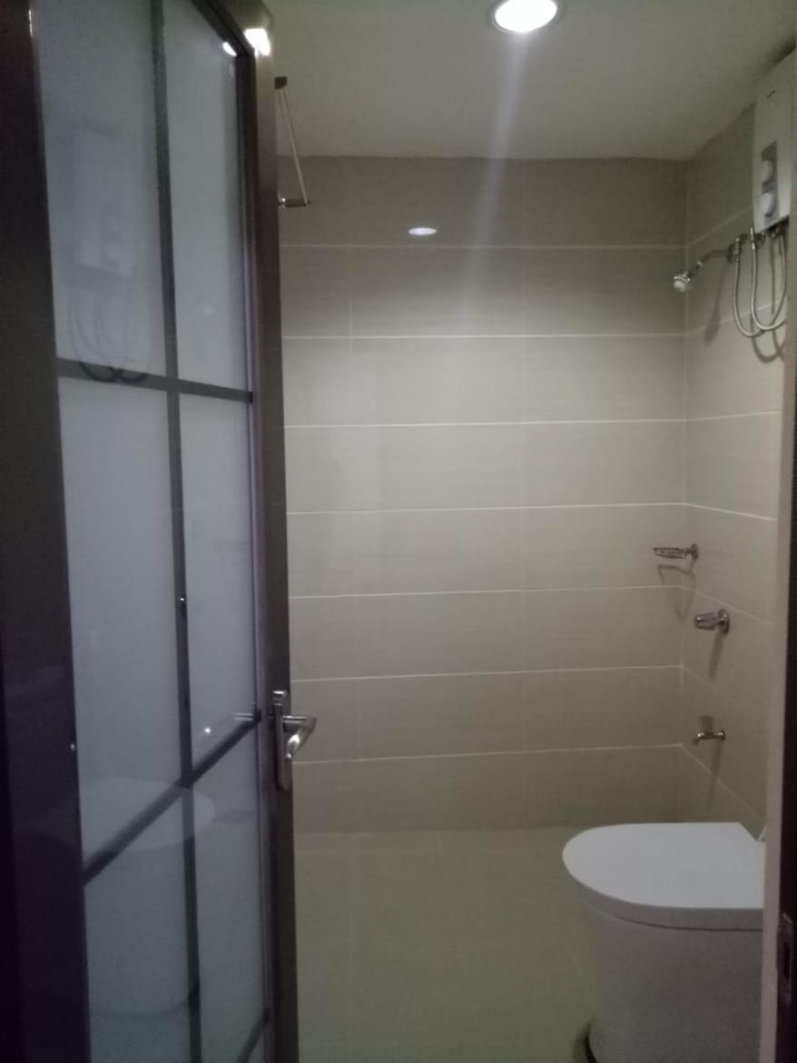 Meaco Royal Hotel - Batangas City Esterno foto