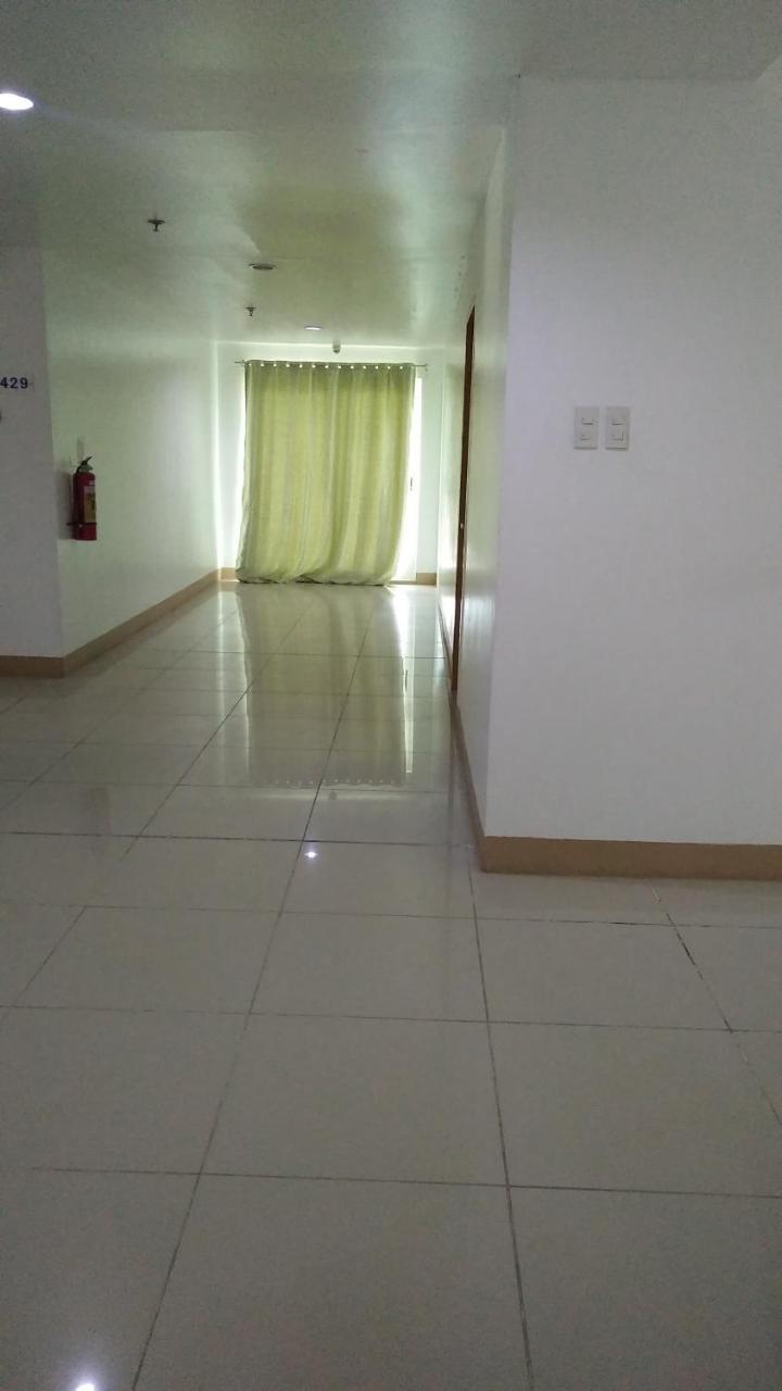 Meaco Royal Hotel - Batangas City Esterno foto